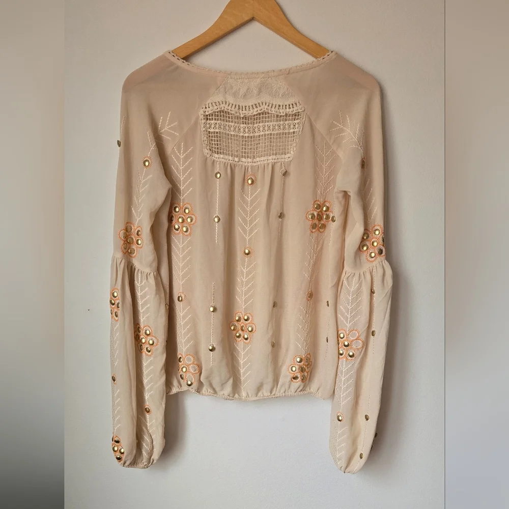 Journey Top in CreamThe Allflower Creative